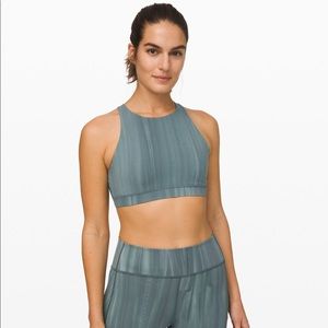 Lululemon energy high neck bra